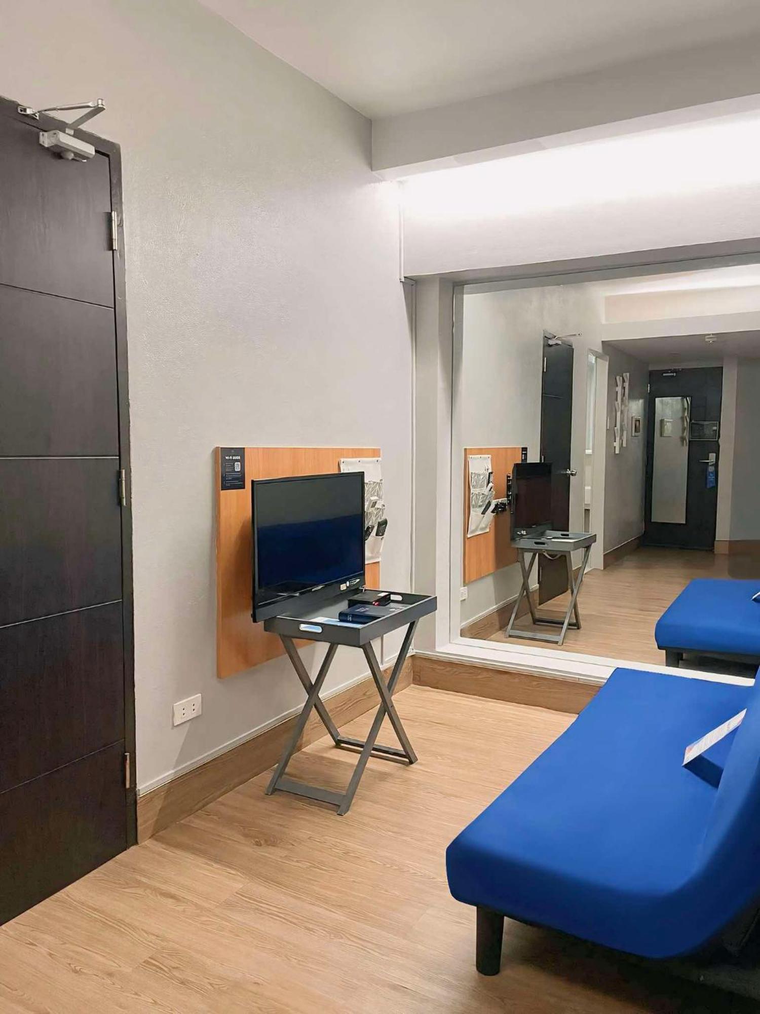 Selah Pods Manila 3*